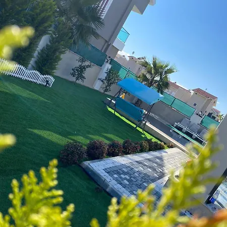 Detached And Luxury In Kadriye 베렉