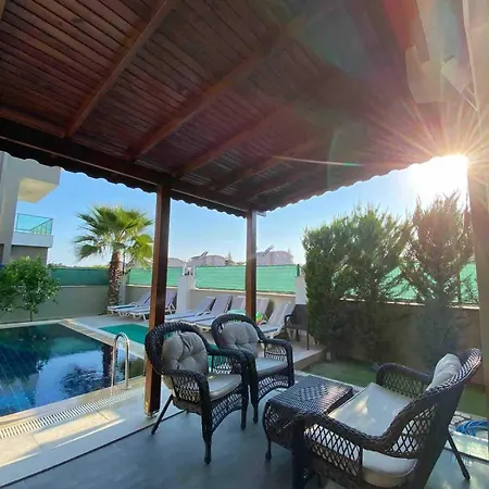 Detached And Luxury In Kadriye Villa *